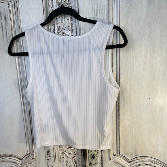 Curated YMI White and Full Tilt Green Women's Cropped Tank Tops Bundle - Picture 4 of 9